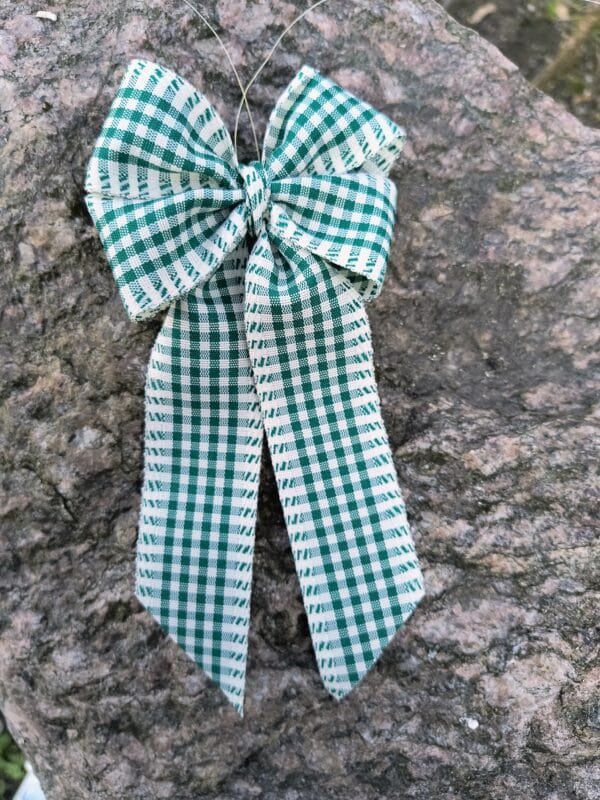 Kokarda w zieloną wiosenną kratkę premium
