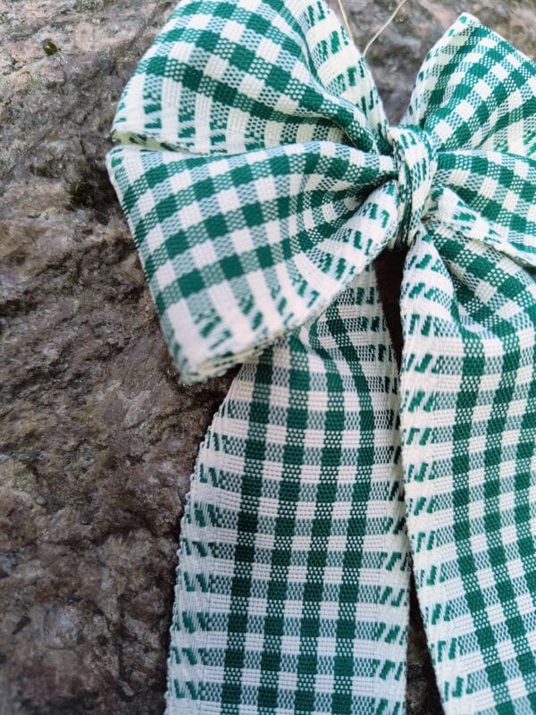 Kokarda w zieloną wiosenną kratkę premium